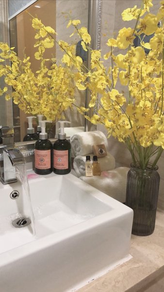 R1 Fashion  HotelGuest Room