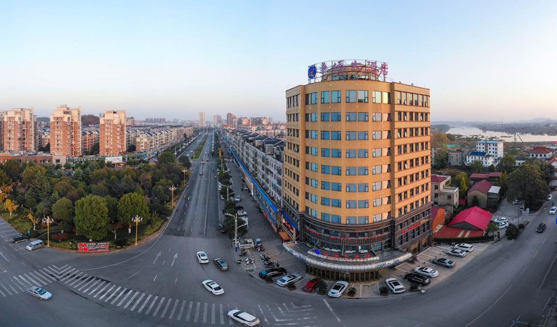 HUAQIAO HOTEL Over view