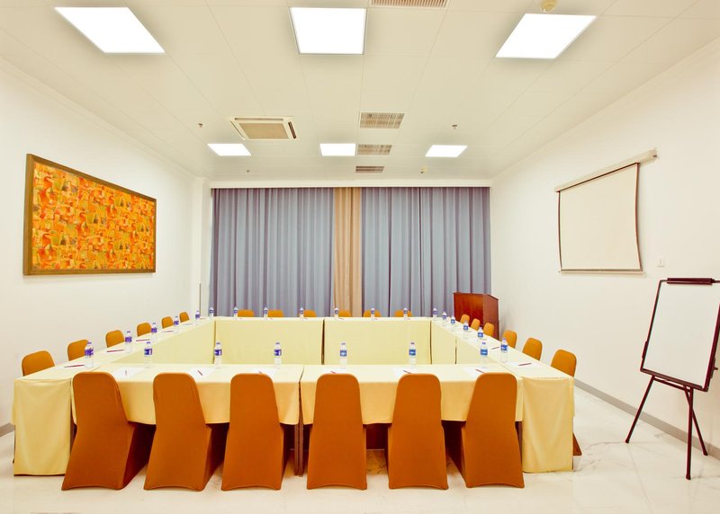 Magnificent International Hotelmeeting room