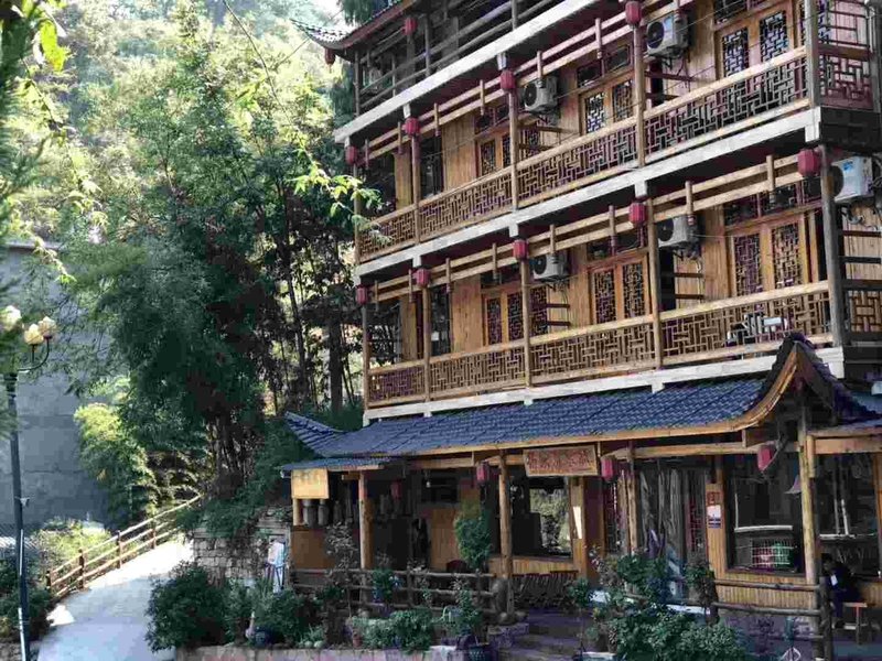 Yangjiajie Inn Over view