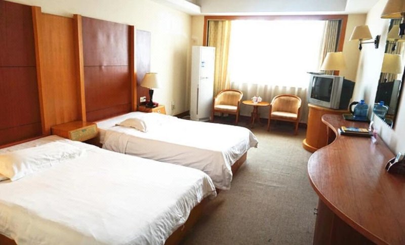 Traders Hotel in Yongsheng Guest Room