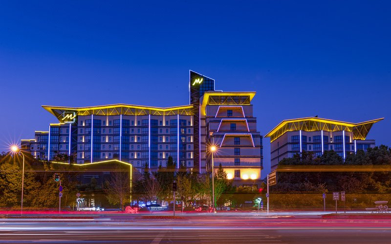 Grand Metropark Universal Dinosaur Town Hotel Over view