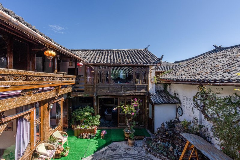 Lijiang NaYun Qigu Inn Over view