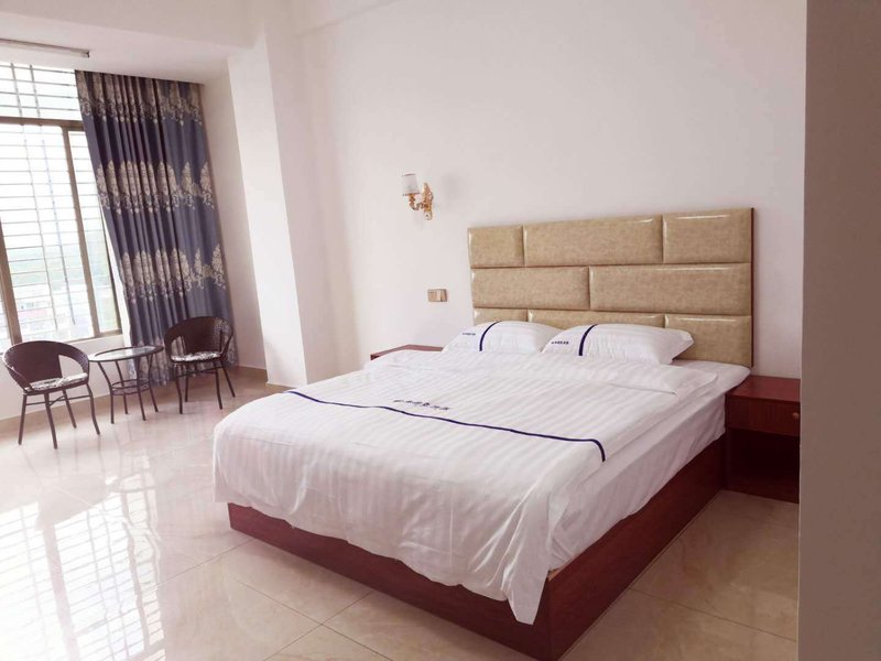 Brocade And Business Travel RentalGuest Room