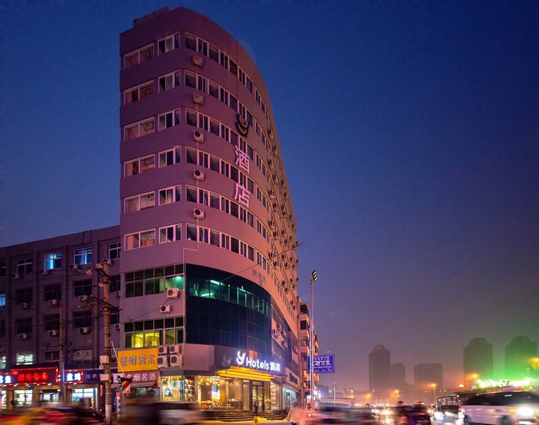 Y Hotel (Zhengzhou Railway Station West Square) Over view