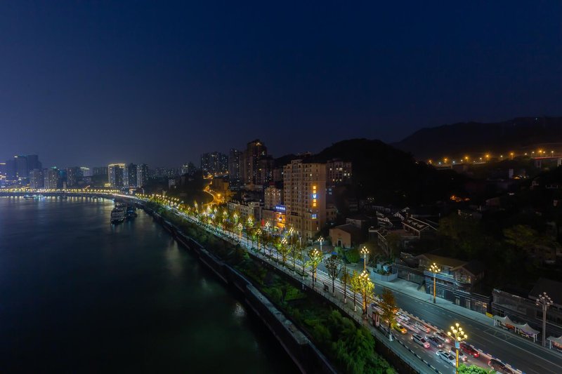 Nanbin 108 Riverview Hotel Over view