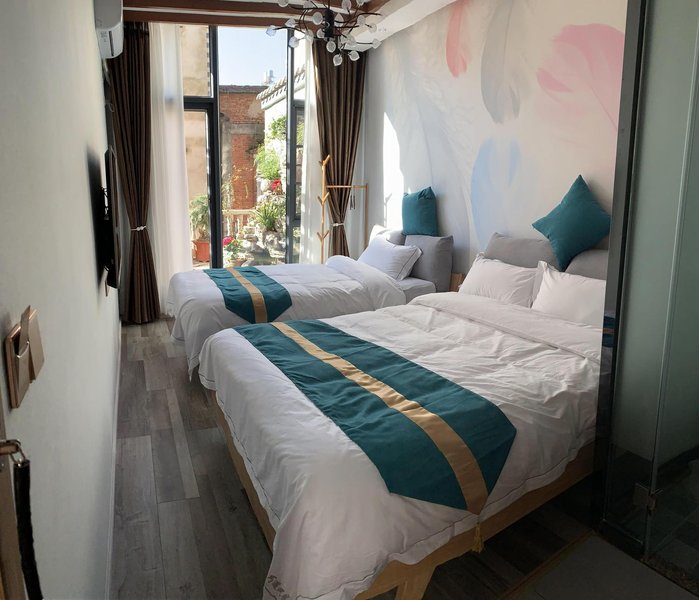 Fuxian Lake meets homestay Guest Room