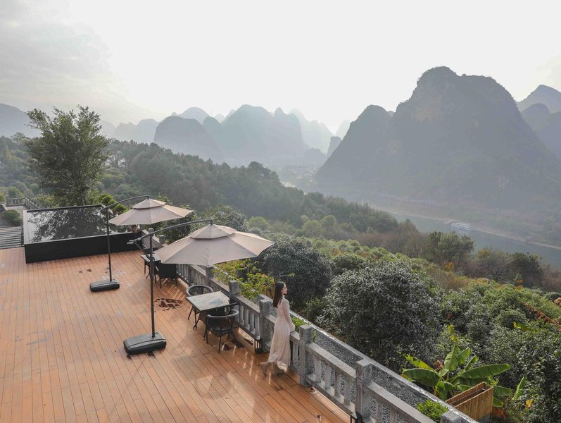 Dongling Resort (Yangshuo Lijiang River View Shop) Over view