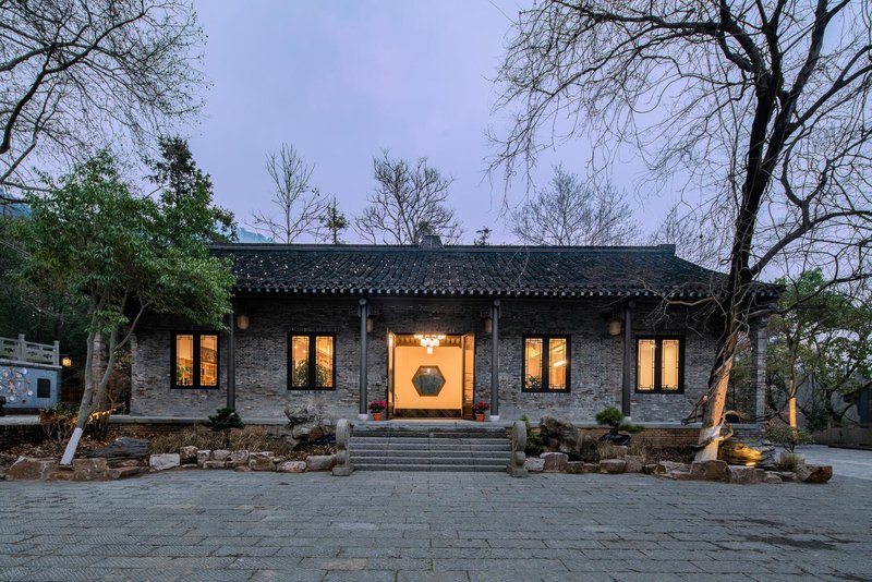 MaoShan BaoPuMountain House Over view