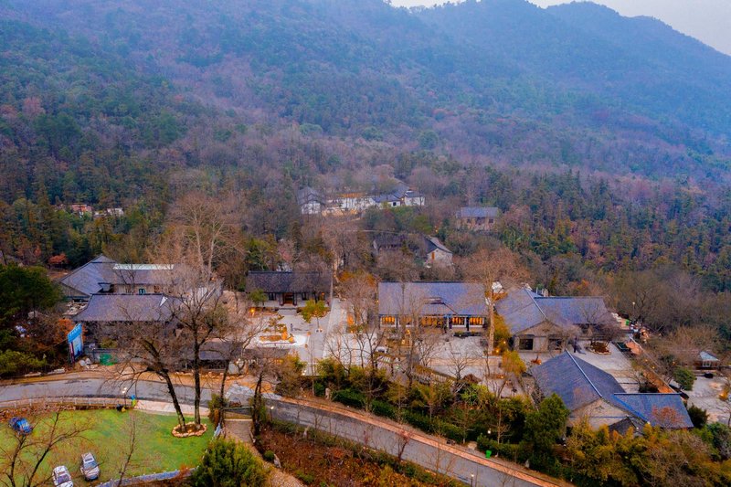 MaoShan BaoPuMountain House Over view