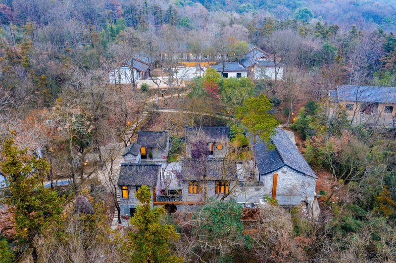 MaoShan BaoPuMountain House Over view