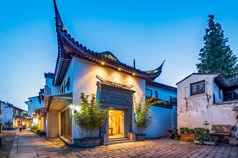 Zheng Fu Cao Tang Inn TongliOver view