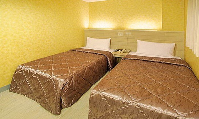 Skoal Hotel Guest Room