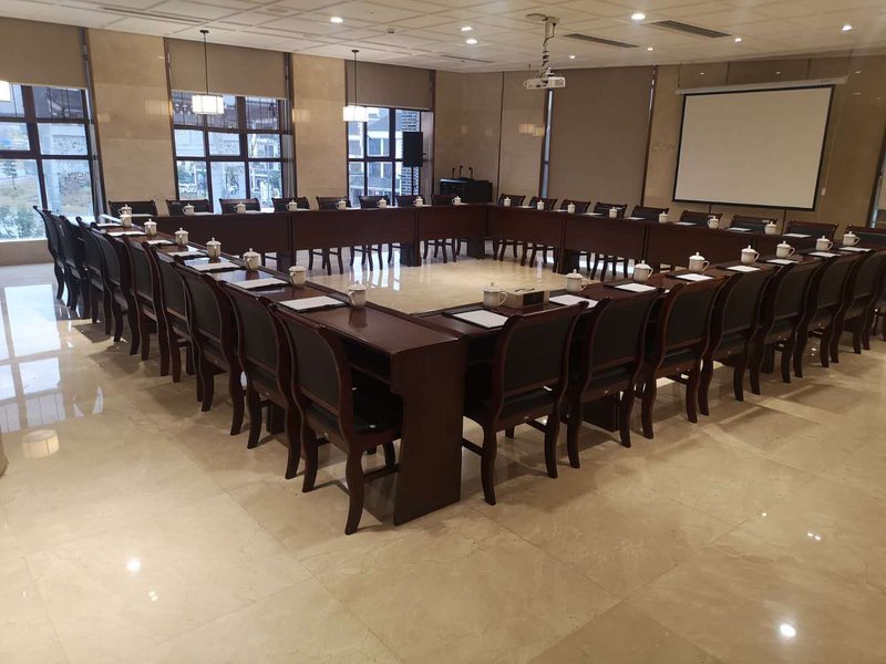 West Lake Holiday Hotel meeting room