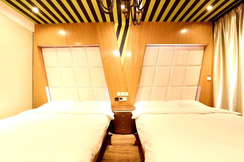 Manshe Boutique Hotel (Qingdao May 4th Square Olympic Sailing Center store) Guest Room