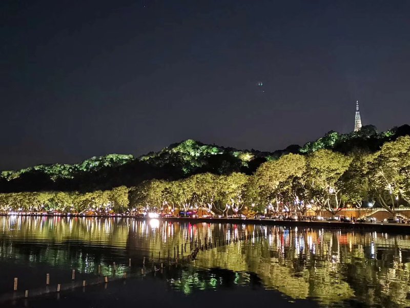 Hanting Hotel (Hangzhou West Lake Baochu Road)周边景点