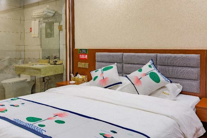 Xinyuan Hotel Guest Room