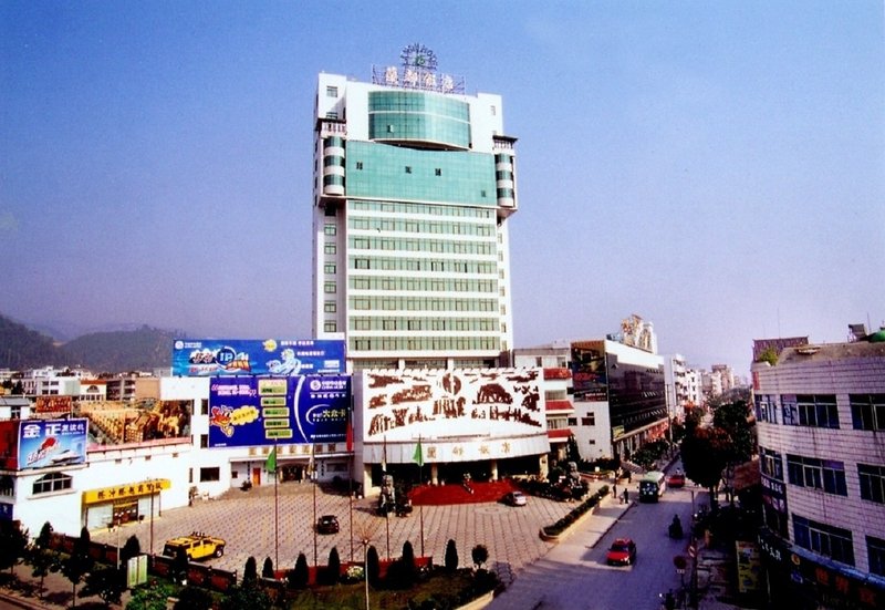 Landu Hotel Over view