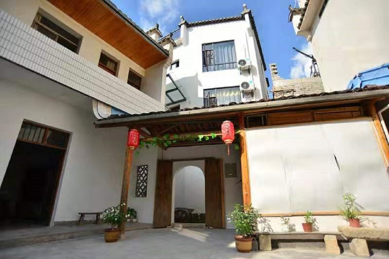 Hongcun Yilin Inn Over view