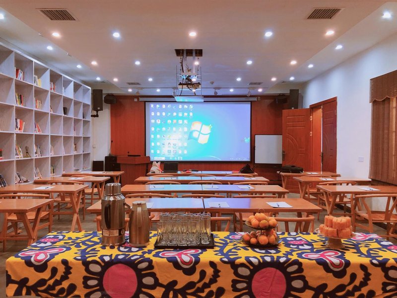 The One Hotel Resortmeeting room