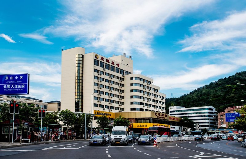 Hutan Hotel Over view