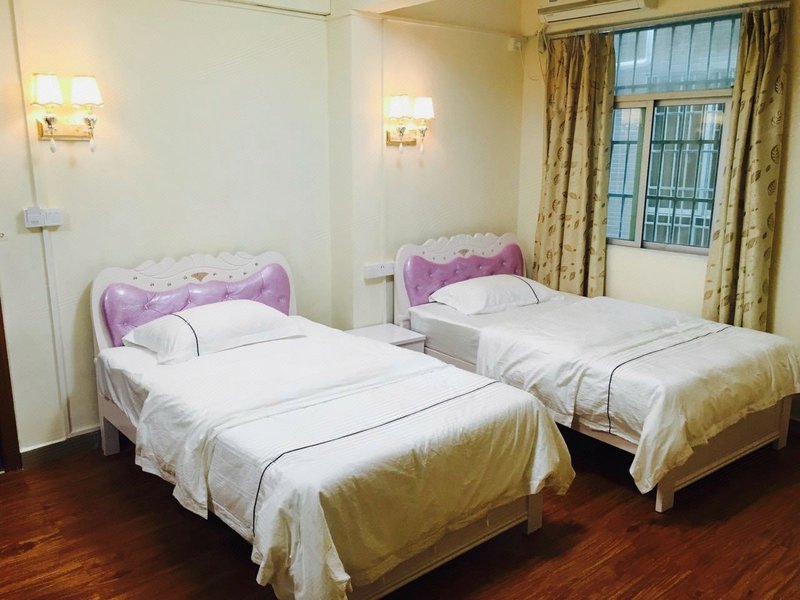 happy house111Guest Room