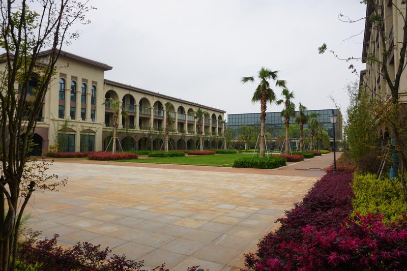 Greenland Kang Young Hotel (Xianning Ziwan) Over view