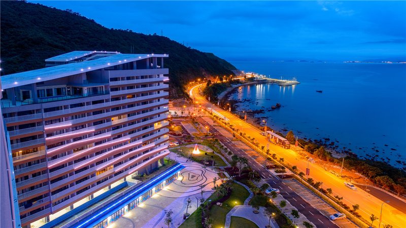 Island Skylight Resort Over view