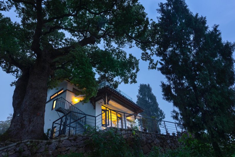 Stray Clouds VillaOver view