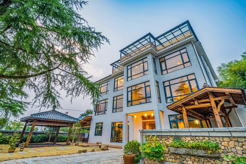 Anji Jusongxuan bed and breakfast Over view