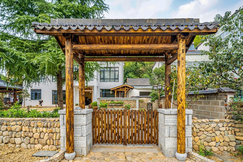 Anji Jusongxuan bed and breakfast Over view