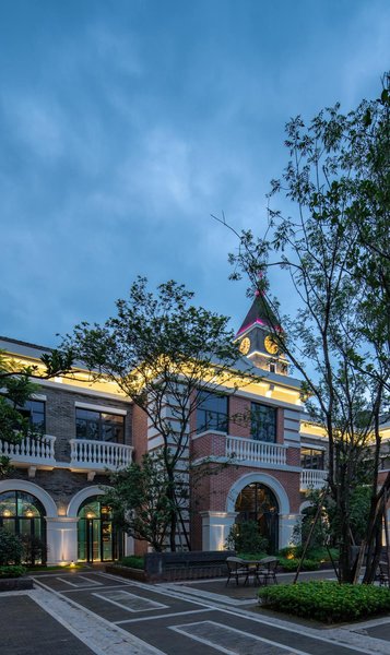 Hotel Indigo Heilong LakeOver view