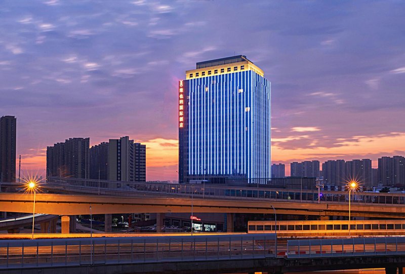 Vienna International Hotel (Wuhan Yangsi Port Yangtze River Bridge)Over view
