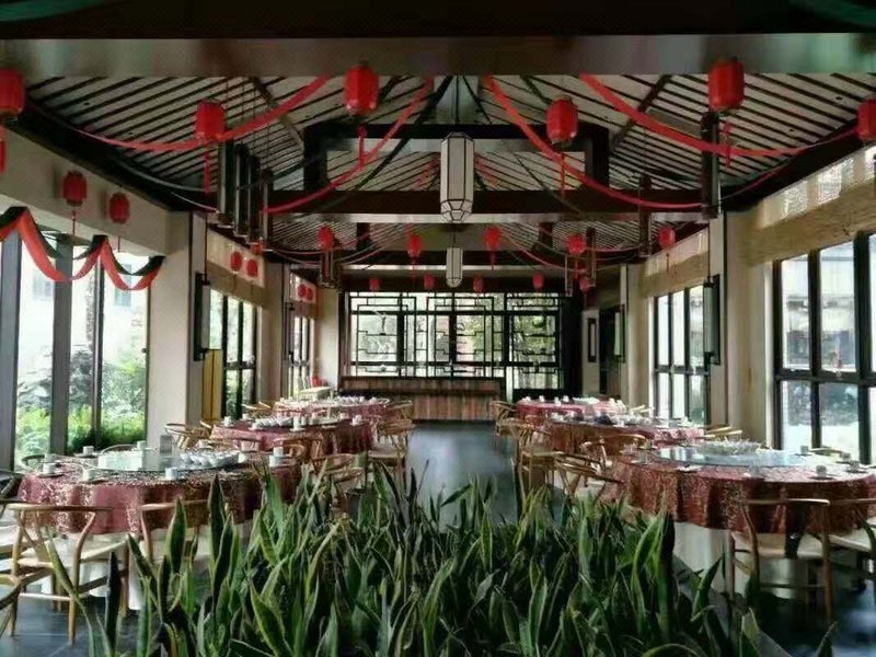 Huizhou Longmen, South Kunshan R & F Health Valley resort SPA Villa Restaurant