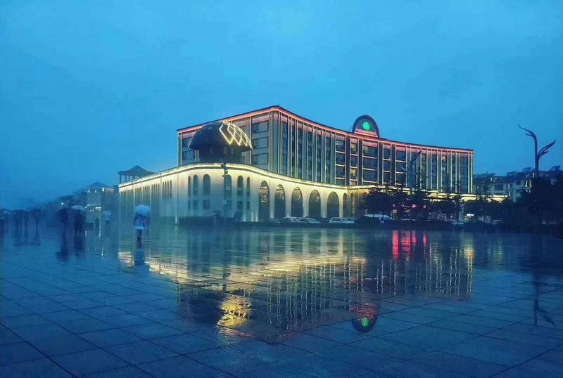 Xiangzhou Garden Hotel Over view