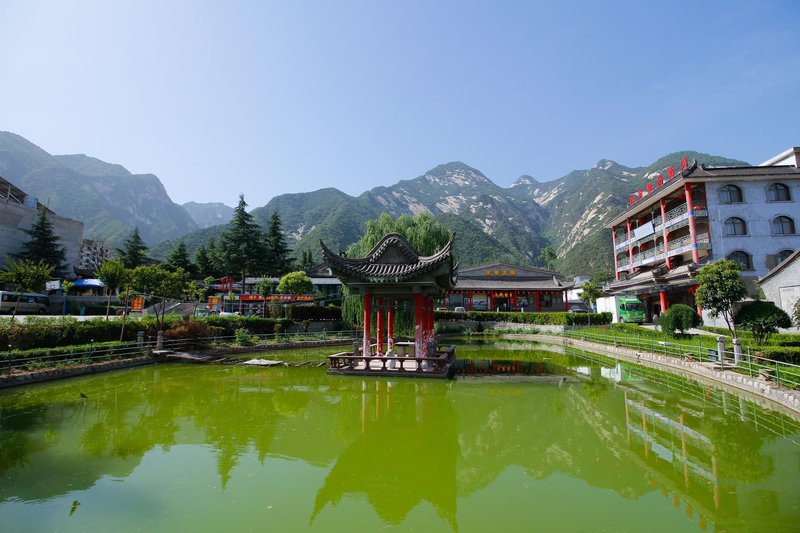 Starway Hotel (Mount Hua Scenic Area)Over view