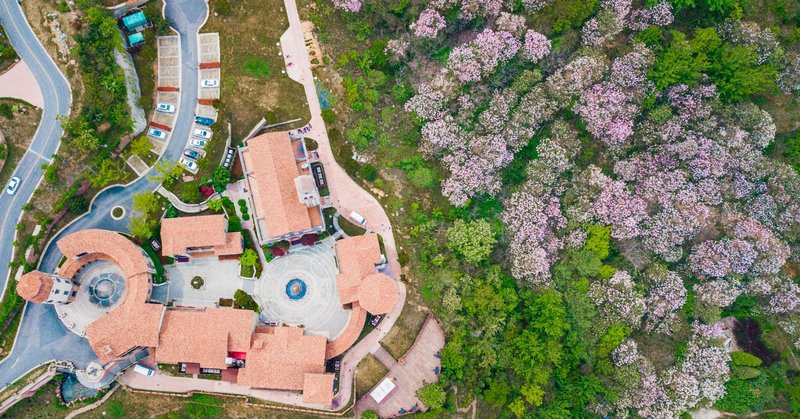 Yunding Castle Hotel (Yingyang Aolunda Tribe) Over view