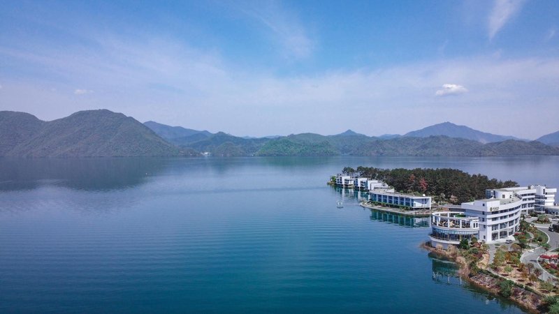 HUANGSHAN LAKE FLIPORT RESORTOver view