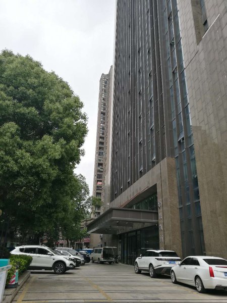 Yuekai Hotel (Wuhan Wuchang Railway Station) Over view