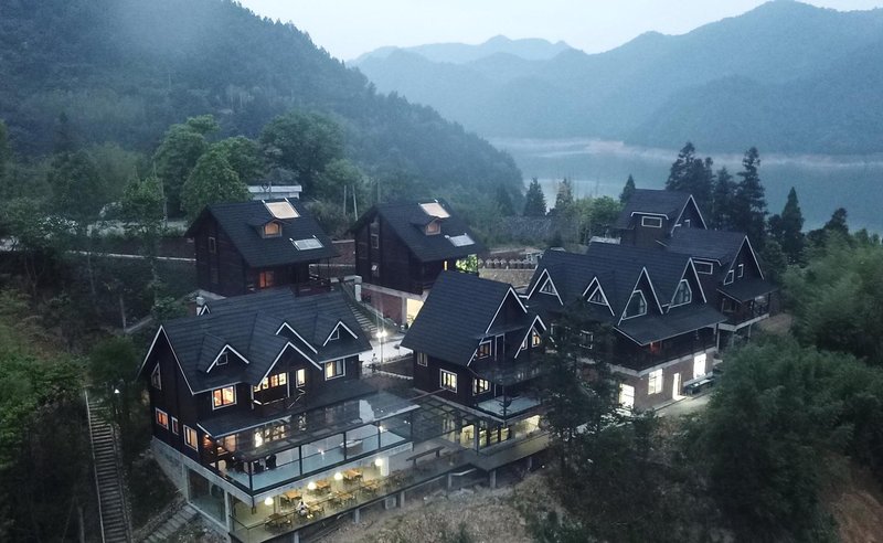 Tingzhou Wooden House Hostel Over view