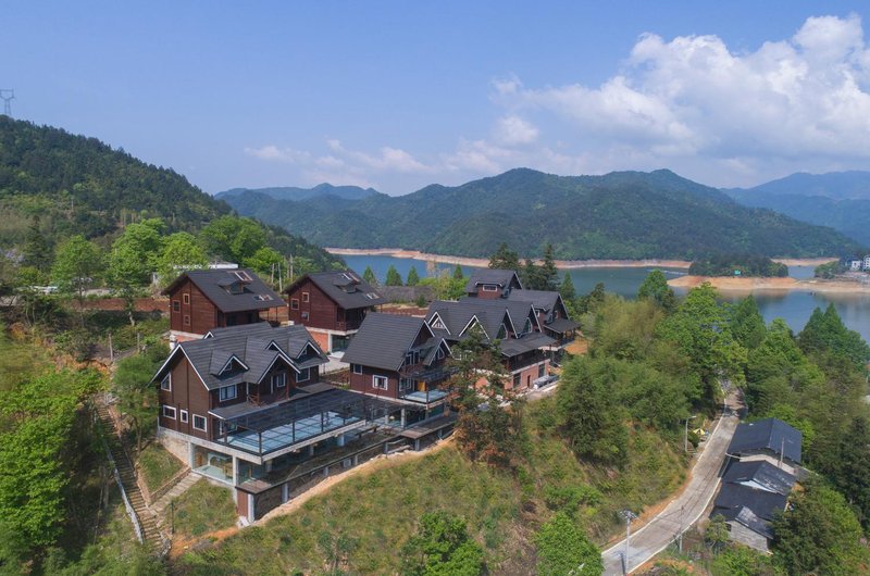 Tingzhou Wooden House Hostel Over view