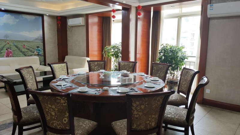 Wenxian Bailin Hotel VIP Building Restaurant