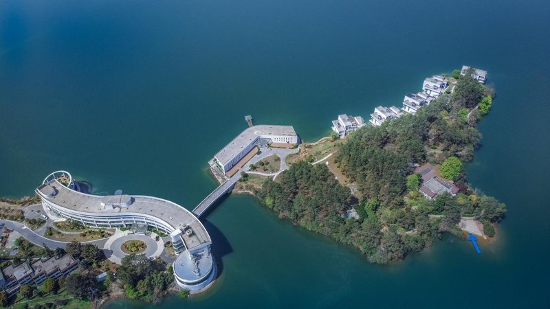 HUANGSHAN LAKE FLIPORT RESORTOver view