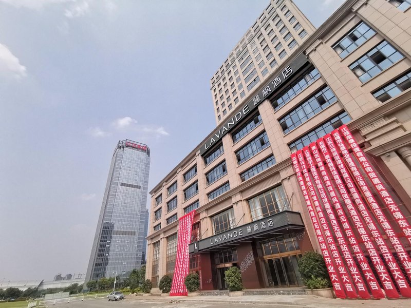 Lavande Hotel (Wuxi East Railway Station) Over view