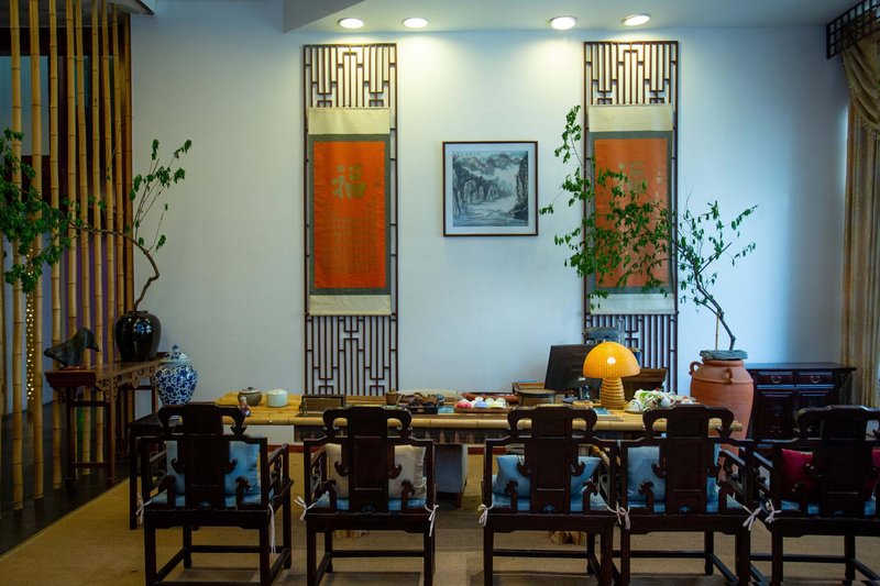 Menglong Inn meeting room