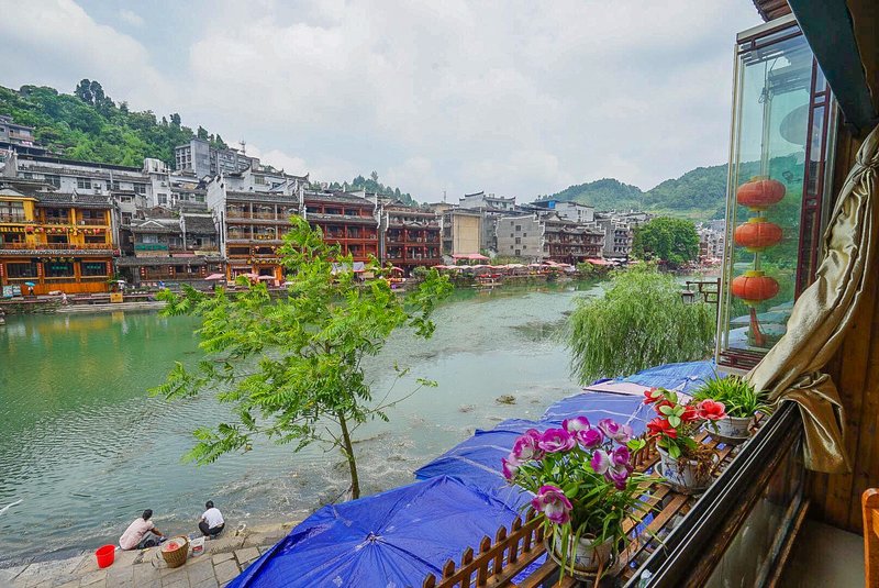 Yanyu Riverside Hostel Over view