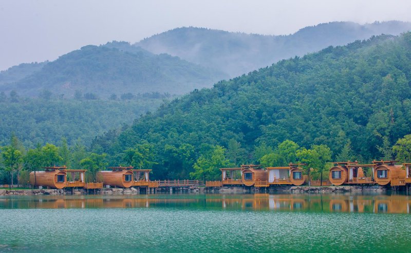 Jiurushan Hongyanrong Wooden Barrel Hotel Over view