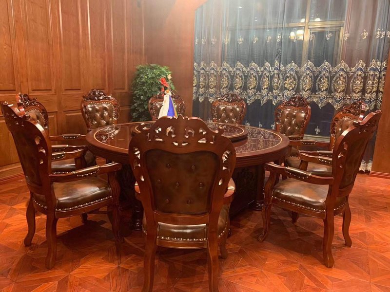 Luqu International HotelRestaurant