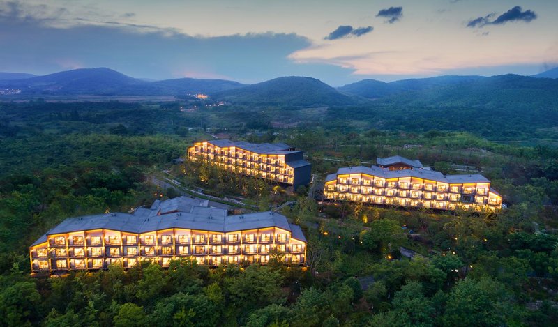 Shanyin Xunsu Hotel (Oriental Salt Lake Resort) Over view