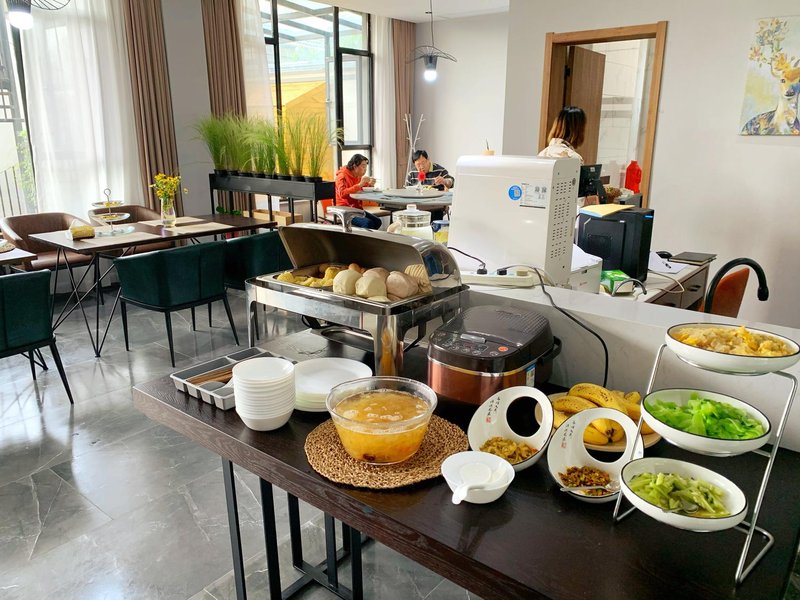 Engu HostelRestaurant